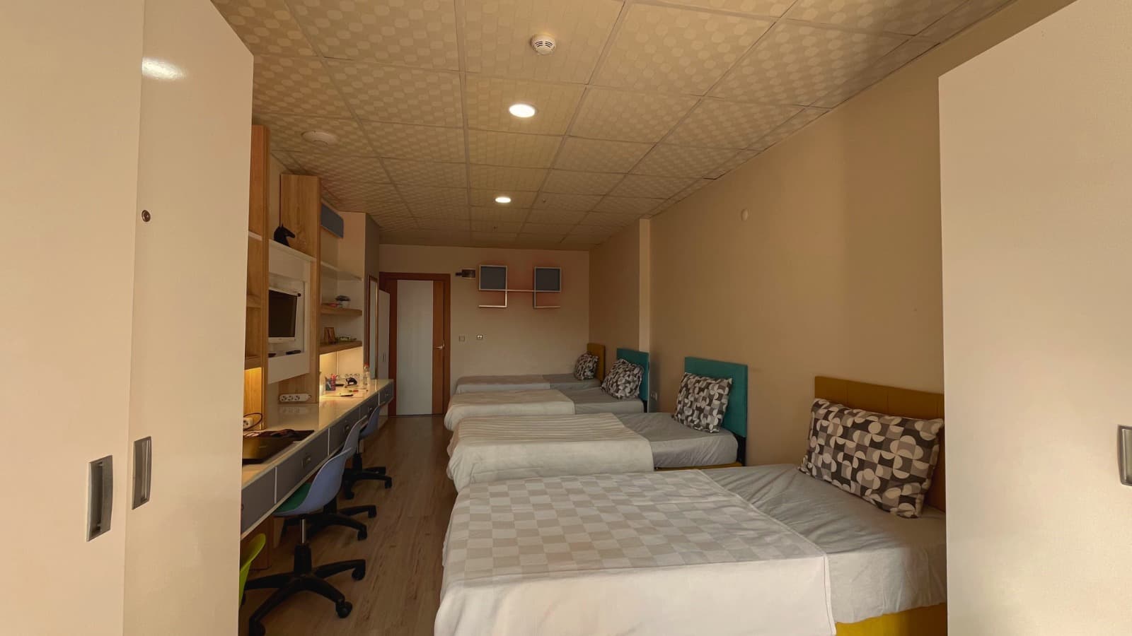 ENİS ÇEBİ YURTLARI 