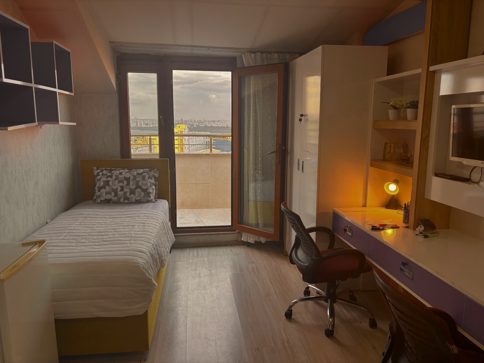 ENİS ÇEBİ YURTLARI 