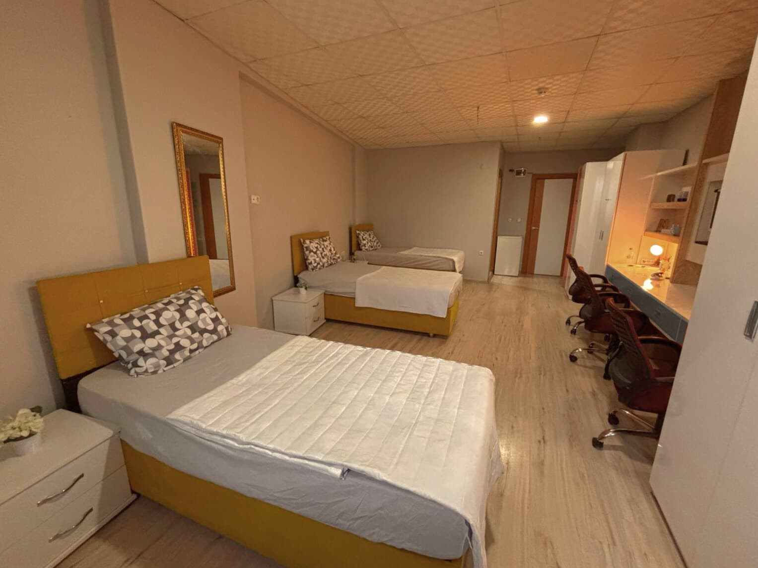 ENİS ÇEBİ YURTLARI 